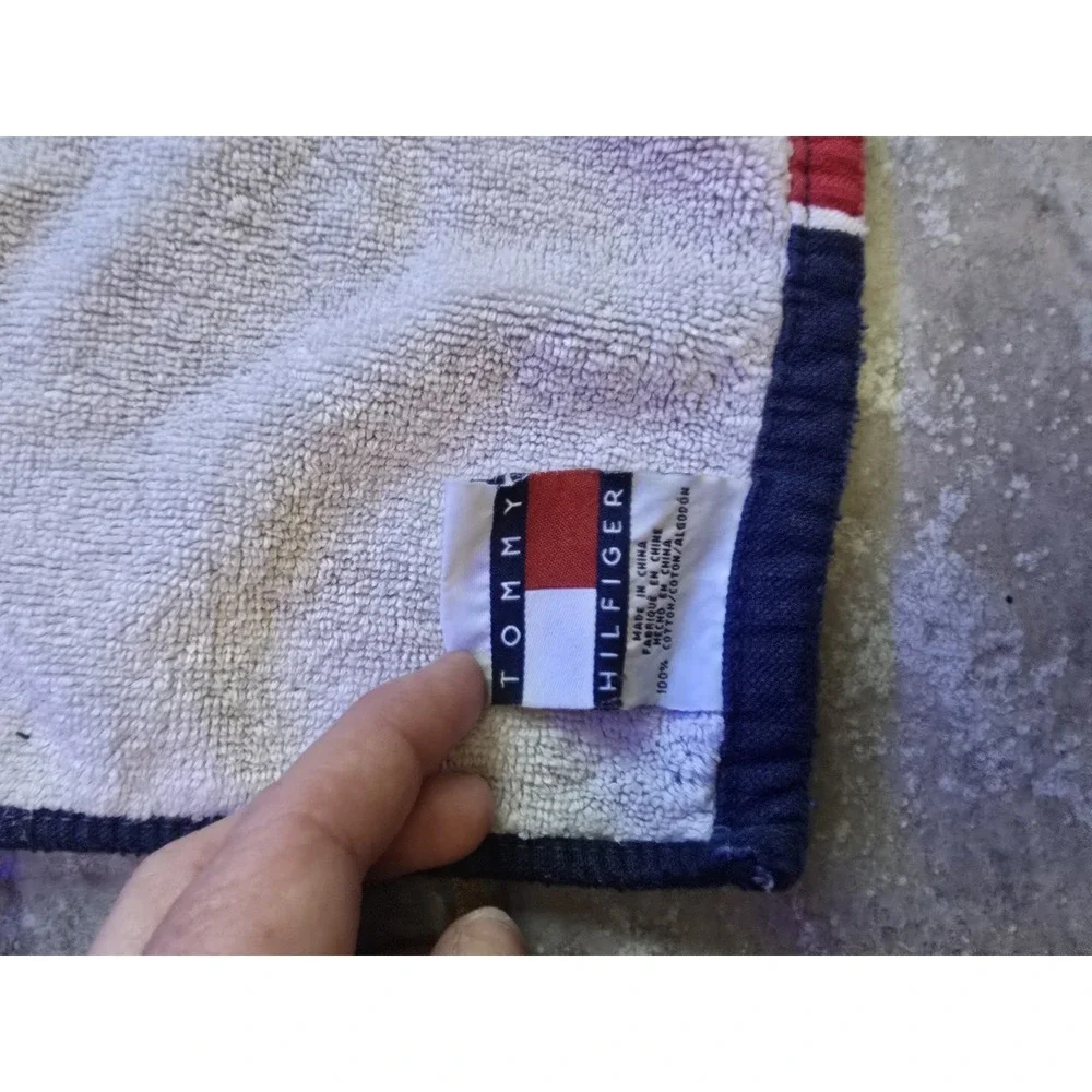 Vintage 90s Tommy Hilfiger Navy Blue & Red Cotton Washcloth